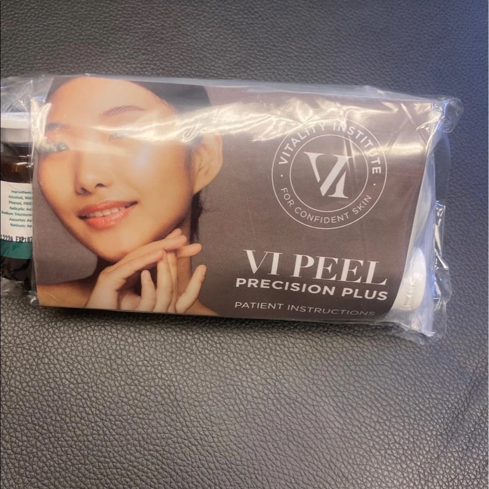 TWO VI PEEL PRECISION PLUS brand new Expires 2026